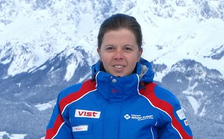 Entstrasser-Nicole Entstrasser-Nicole