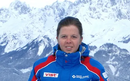 Entstrasser-Nicole Entstrasser-Nicole